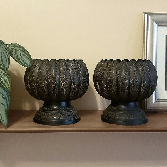 Vtg Middle Eastern Style Set of 2 Metal Pedestal Decorative Vase/Bowl 7" tall - Picture 1 of 7